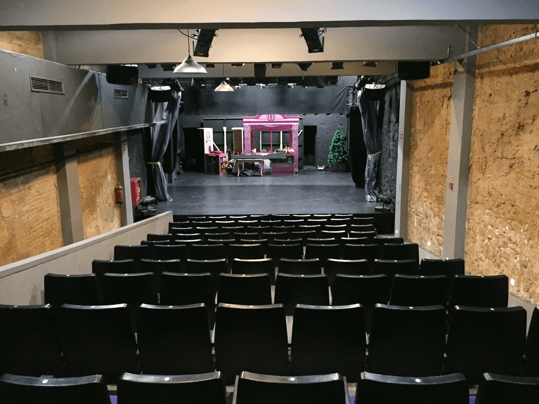 3 alternative theatres in Barcelona with an unrepeatable stage proposal 
