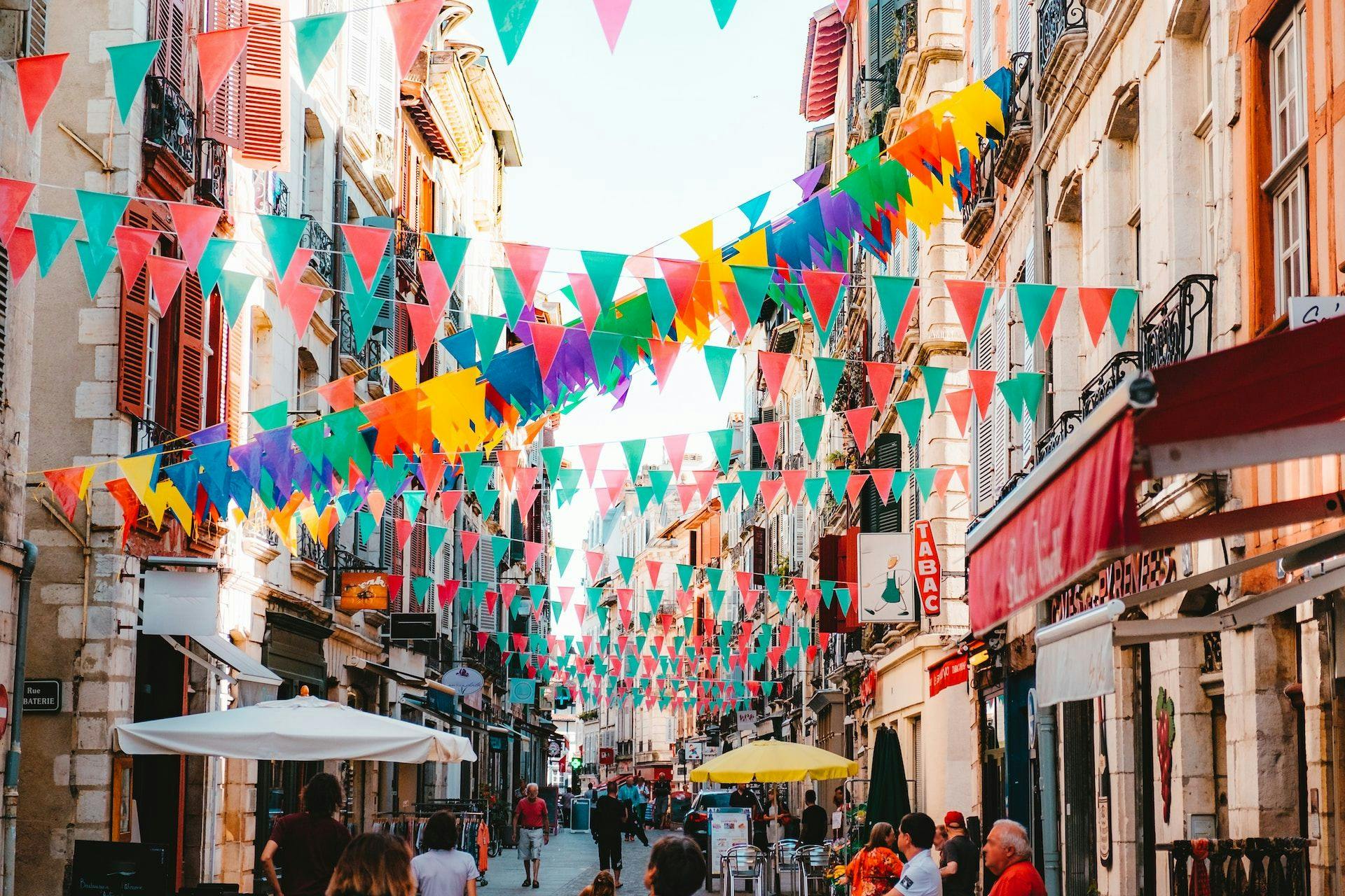 The best popular festivals in the neighborhoods of Barcelona for this summer